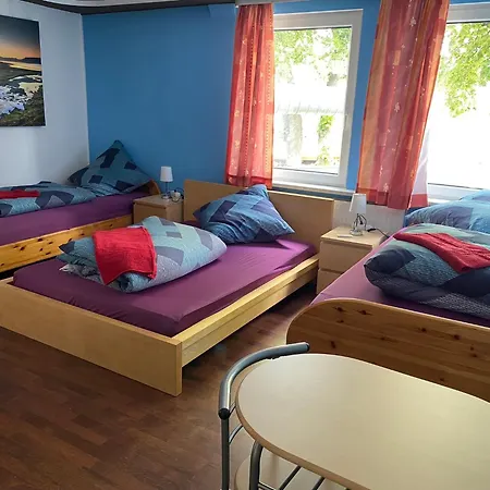 Am Bahnhof Guest house *