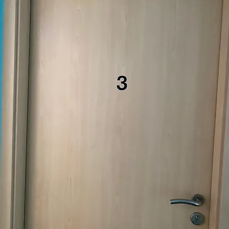 Am Bahnhof Guest house *