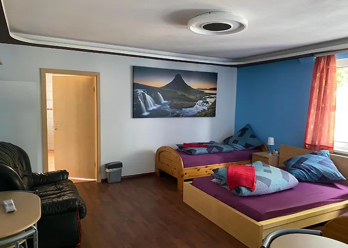 Am Bahnhof * فرستيتفالد